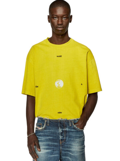 חולצת טי, שרוולים קצרים, צבע צהוב, הדפס כיתוב וגלובוס