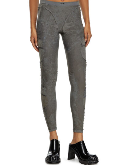 טייץ ארוך, בד ריב, צבע אפור, פאצ׳ים בצדי הרגליים, תפרים פרומים לאורך הרגליים, במפשעה ובישבן