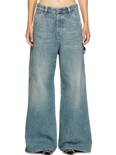 ג׳ינס, צבע כחול, גזרה נמוכה, רחבה וישרה, דיטיילים בהשראת מכנסי עבודה